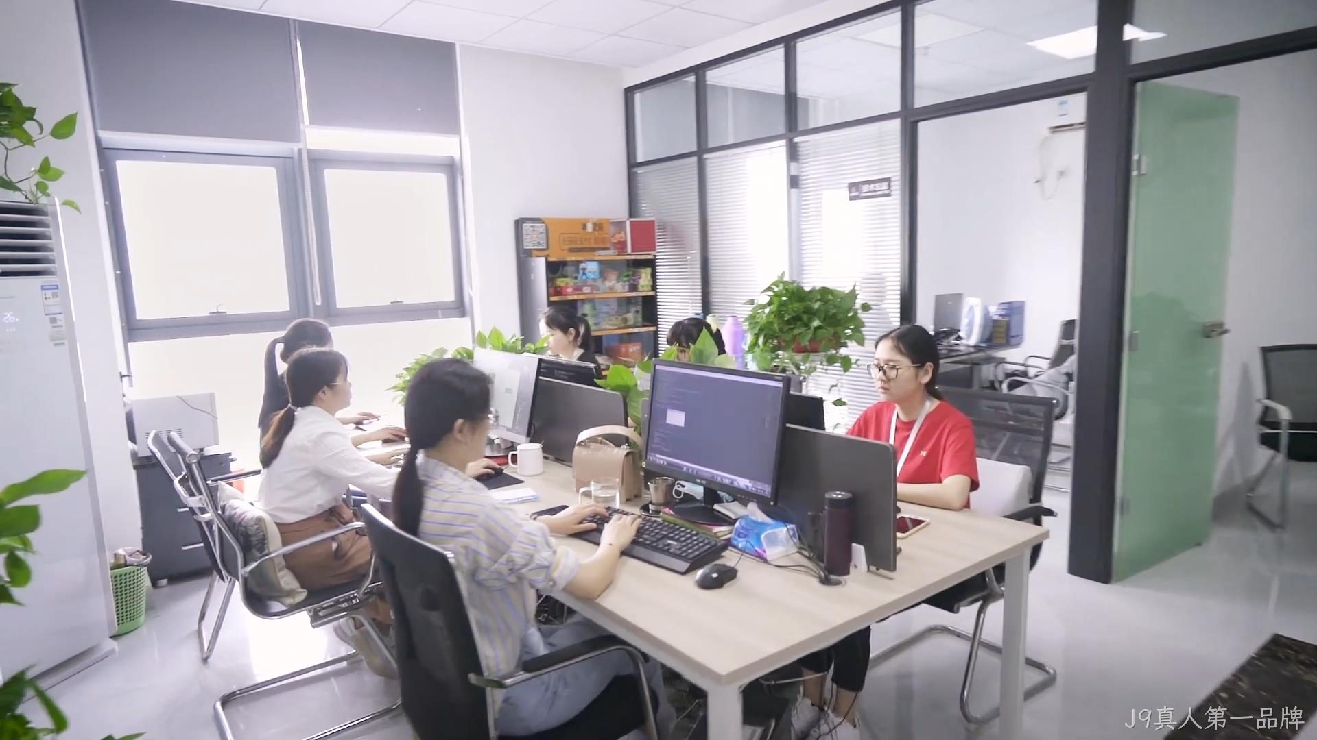 J9真人第一品牌网站建设怎么做更专业？本地企业建站避坑与实操指南